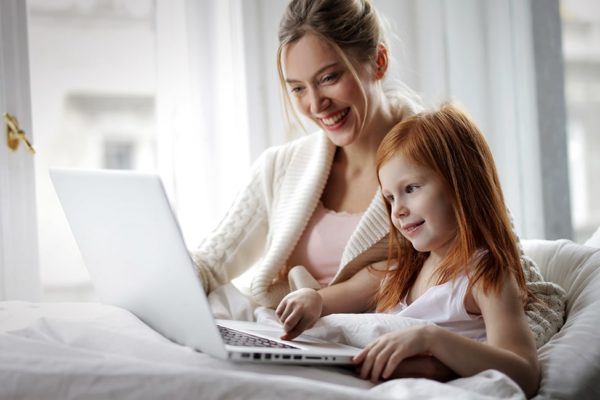 Invaluable Lessons to Teach Your Daughters About Money thumbnail